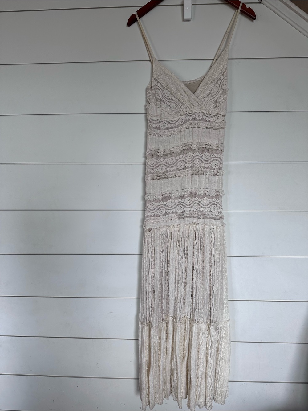 Willow & Clay Cream Lace Tiered Maxi Dress with Spaghetti Straps